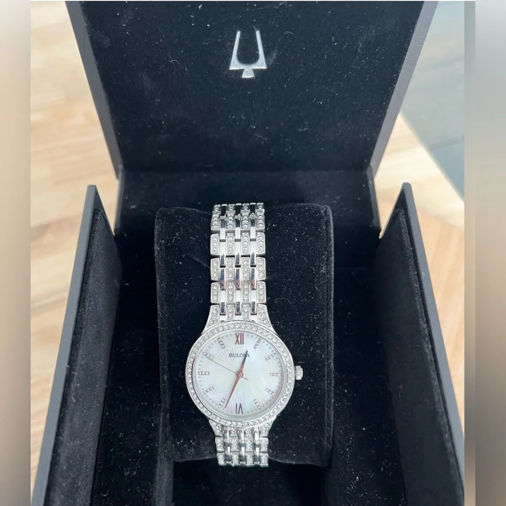 Bulova Swarovski Crystal Ladies Watch Mother of Pearl Face Gorgeous New w/o Tags